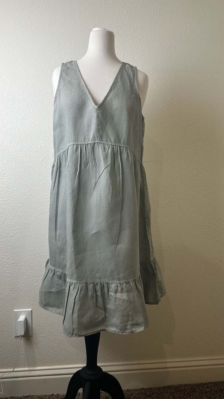 Cynthia Rowley Tiered Linen Dress Size M Sage Green V-Neck Sleeveless